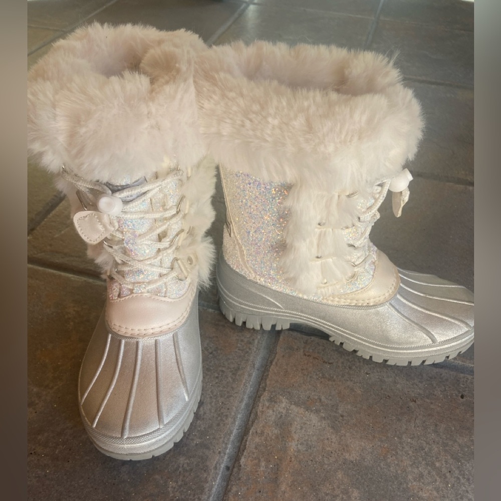 London Fog Girls Snowboots - size 3